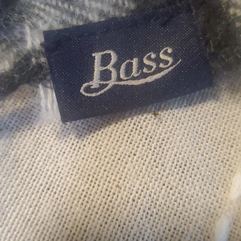 Bass Checkered Scarf in Black and Cream - Picture 4 of 6